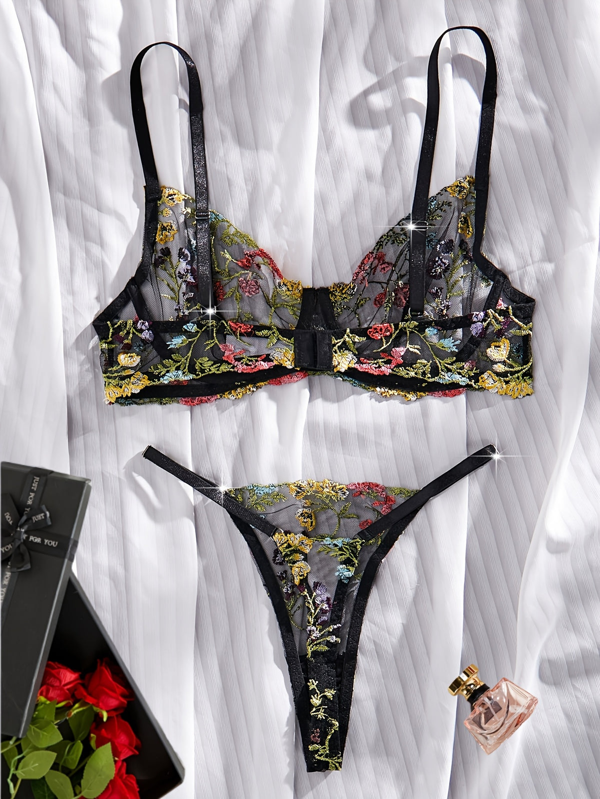 Luna Embroidered Set
